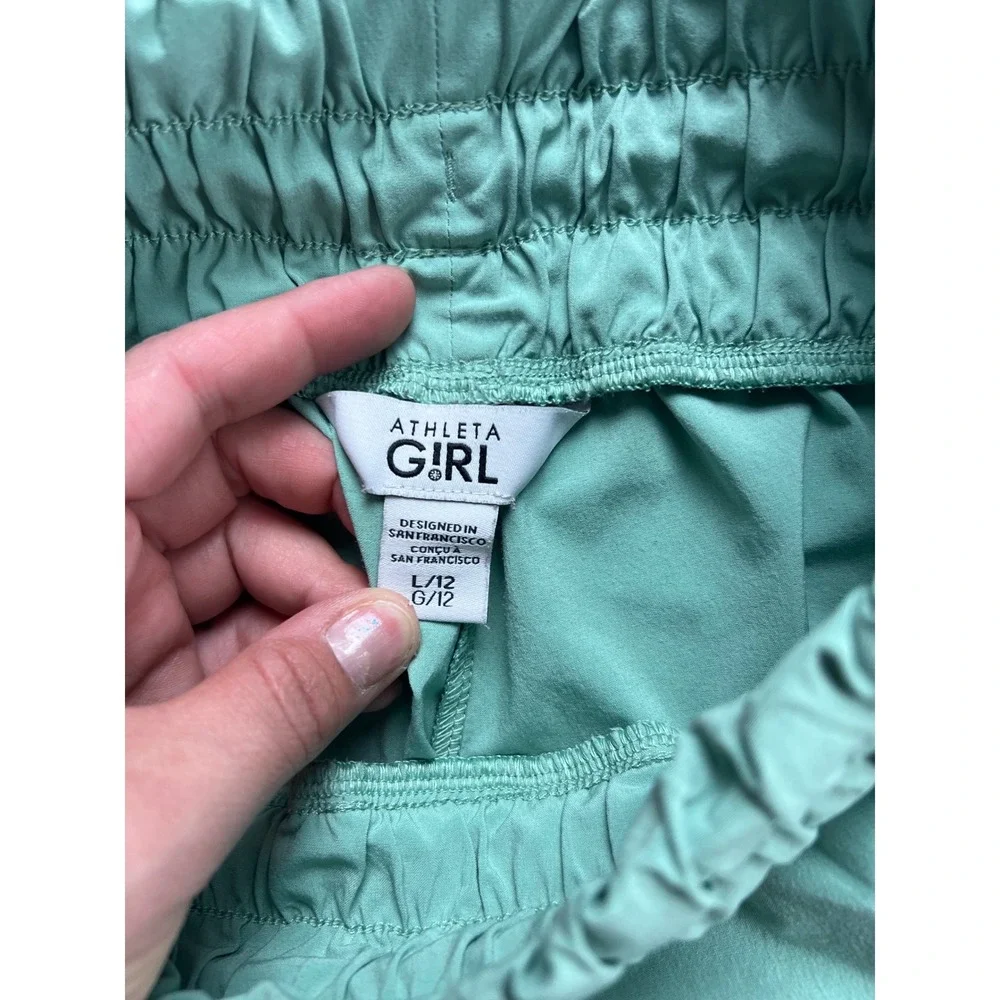 Athleta Girl Road Trippin Short Green Gorpcore Outdoor Athletic Pockets Sz L